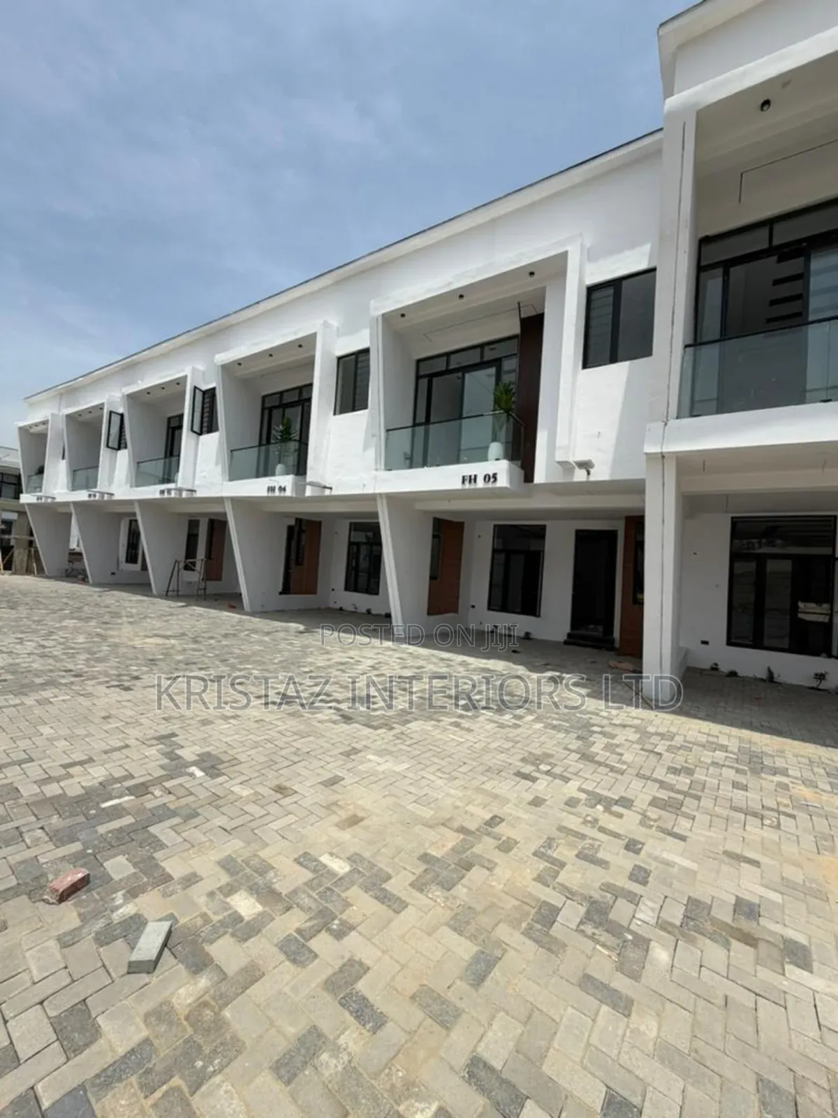 4bdrm Duplex in Ikota for sale