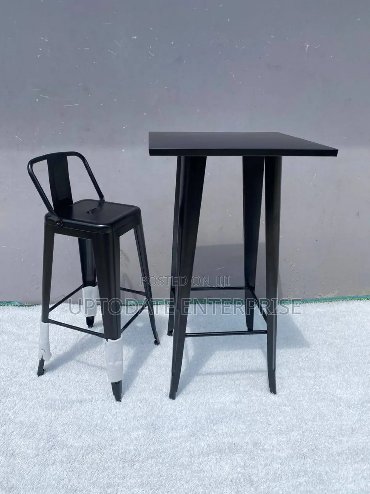 Metal Bar Chair and Table