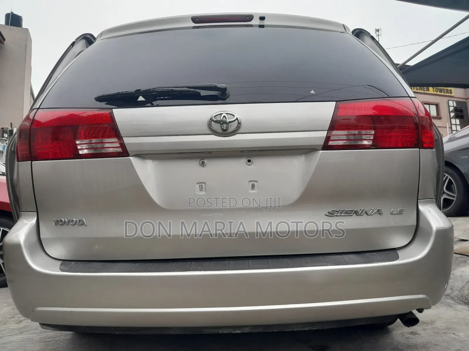 Toyota Sienna 2004 Silver