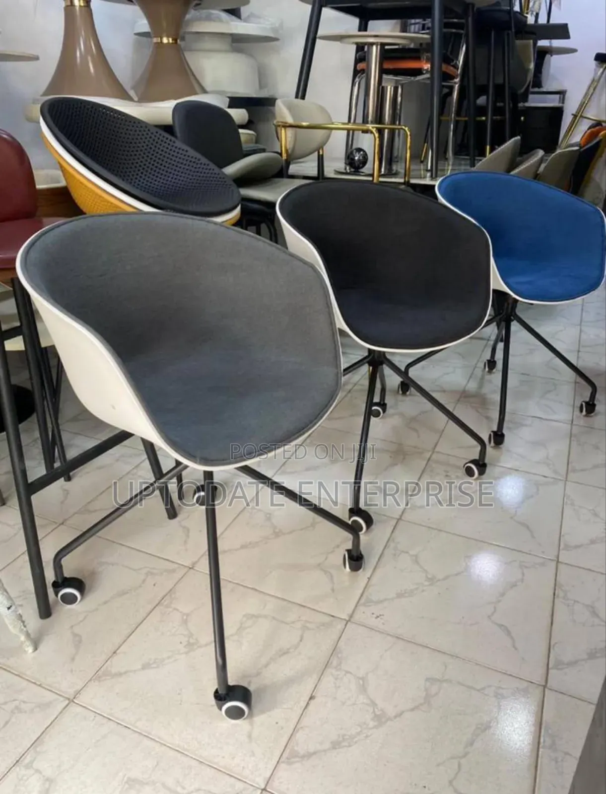 Swive Rolling Dining Chair