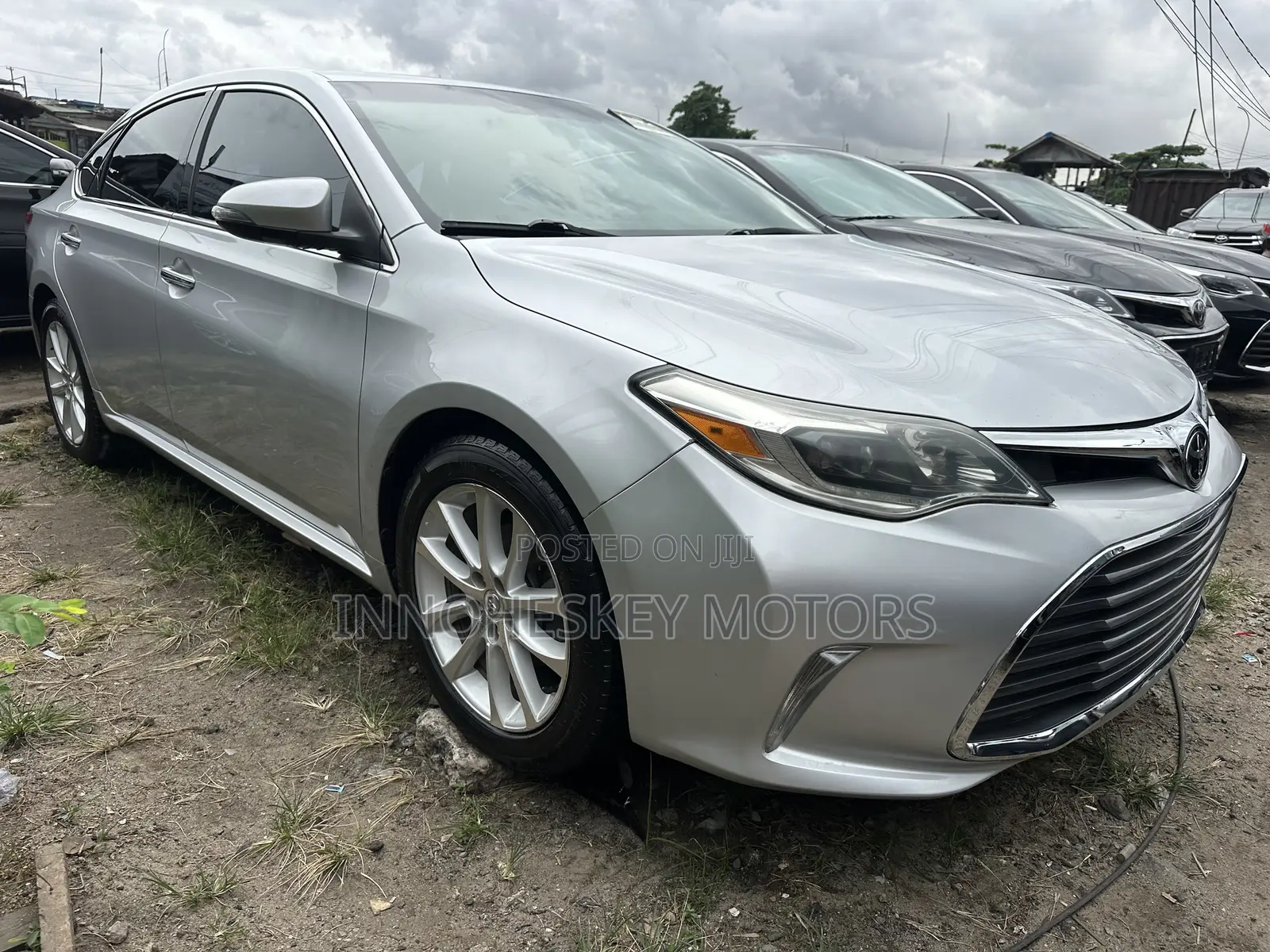 Toyota Avalon Limited 4dr Sedan (3.5L 6cyl 6A) 2015 Silver