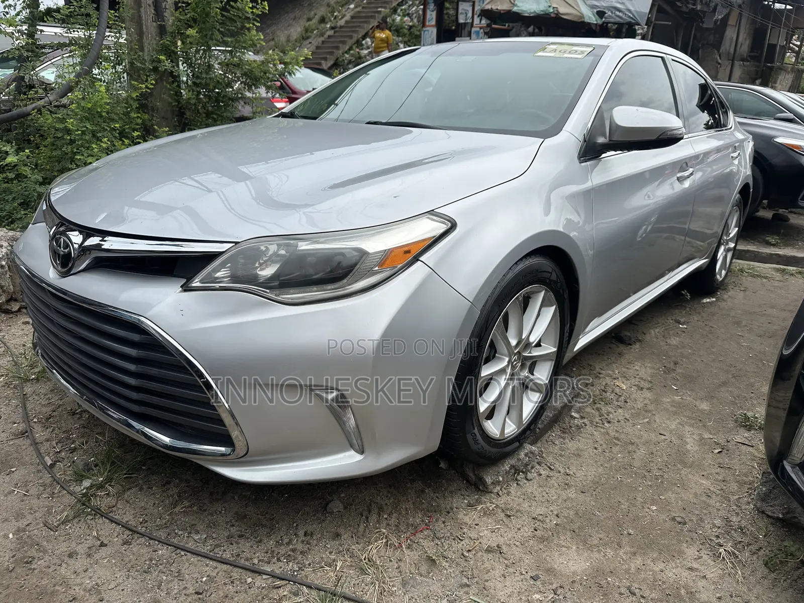 Toyota Avalon Limited 4dr Sedan (3.5L 6cyl 6A) 2015 Silver