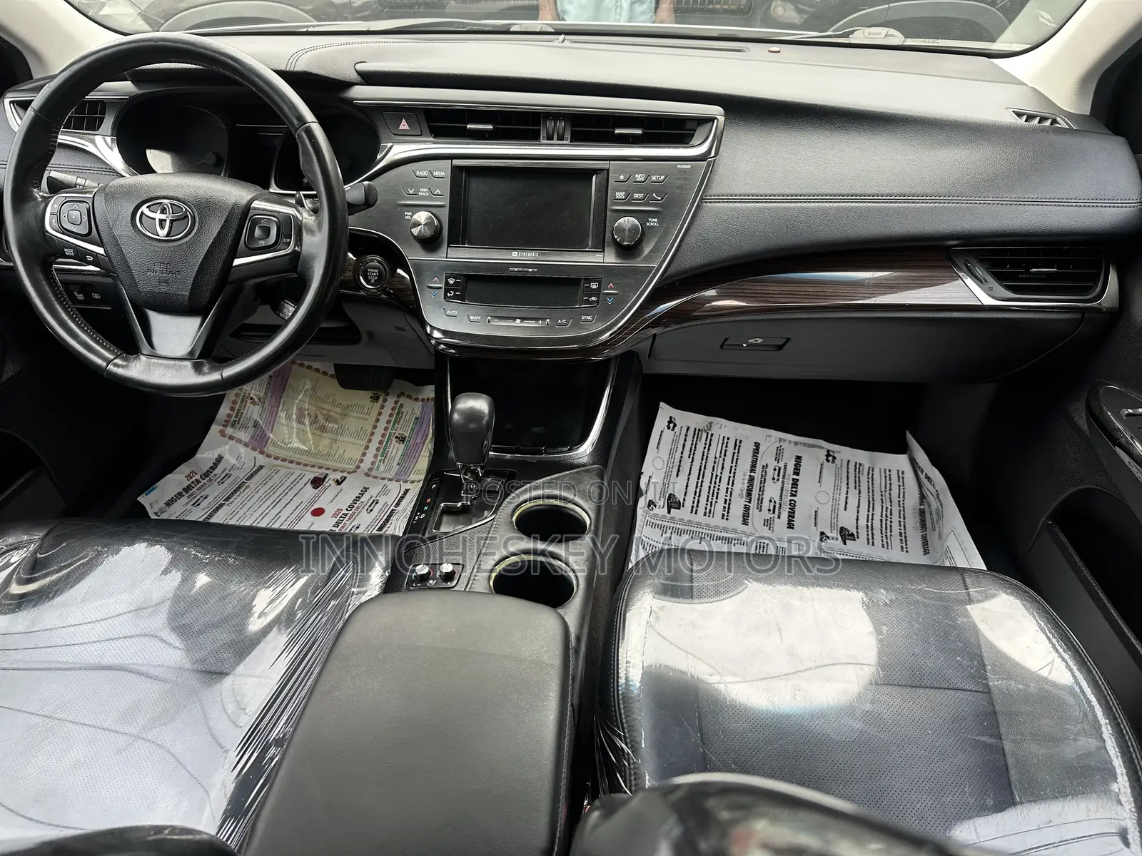 Toyota Avalon Limited 4dr Sedan (3.5L 6cyl 6A) 2015 Silver