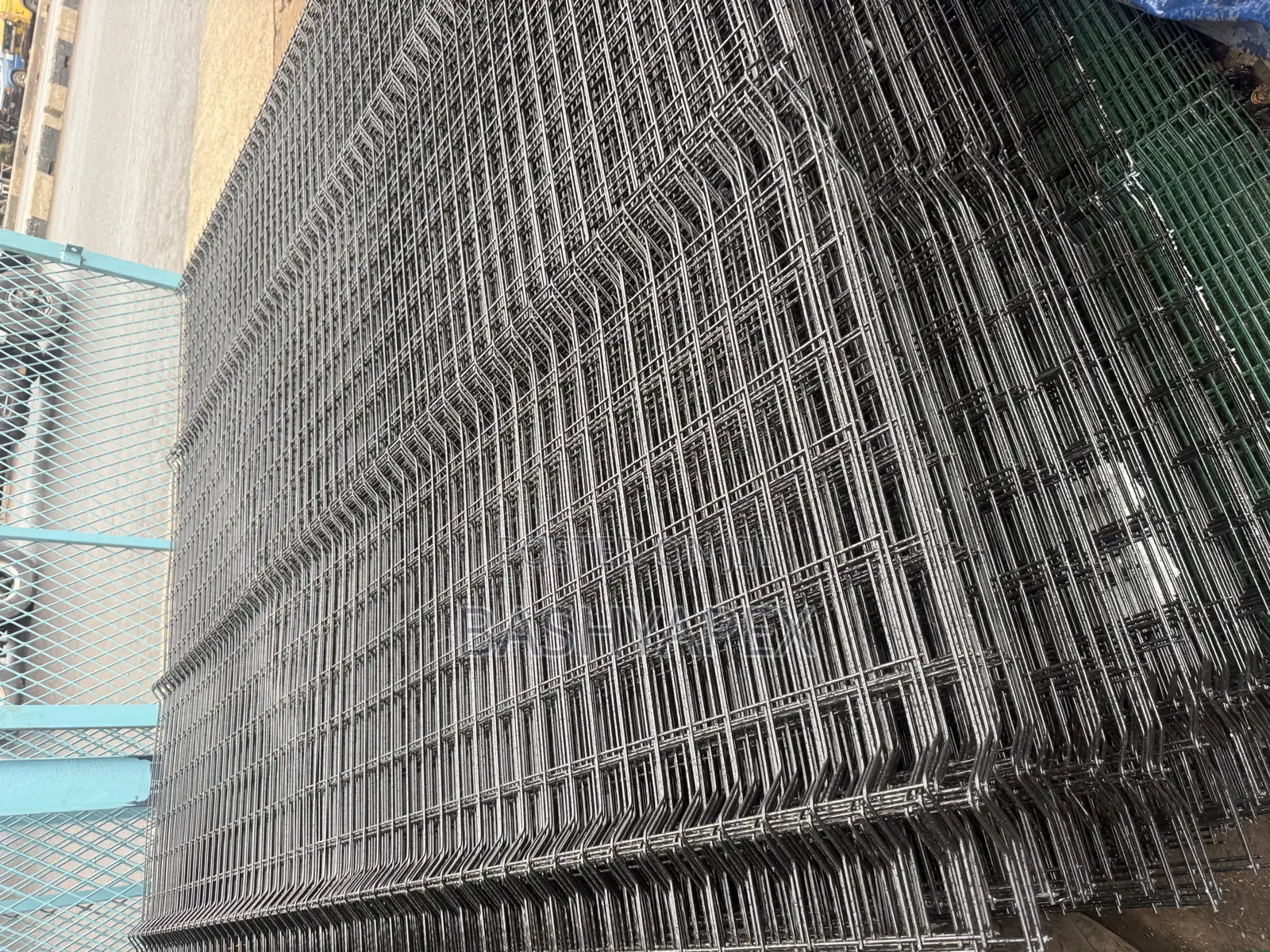Panel Mesh 2x4 and Anti Finger With Pole and Accessories