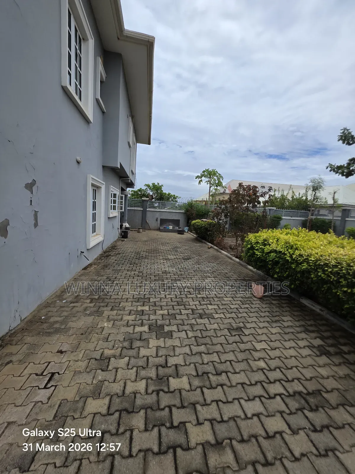 4bdrm Duplex in Jikwoyi Phase 2 By for sale