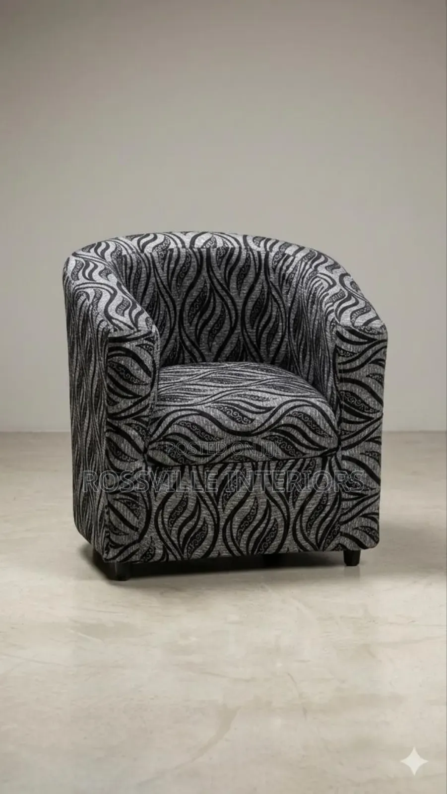 Perfect for Reading, Relaxing, or Working – A Cozy Single Chair