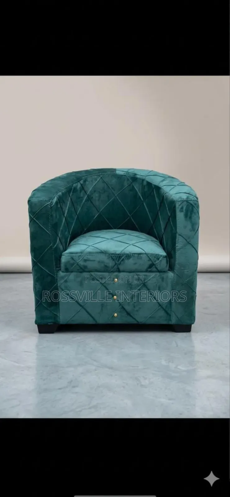 Perfect for Reading, Relaxing, or Working – A Cozy Single Chair