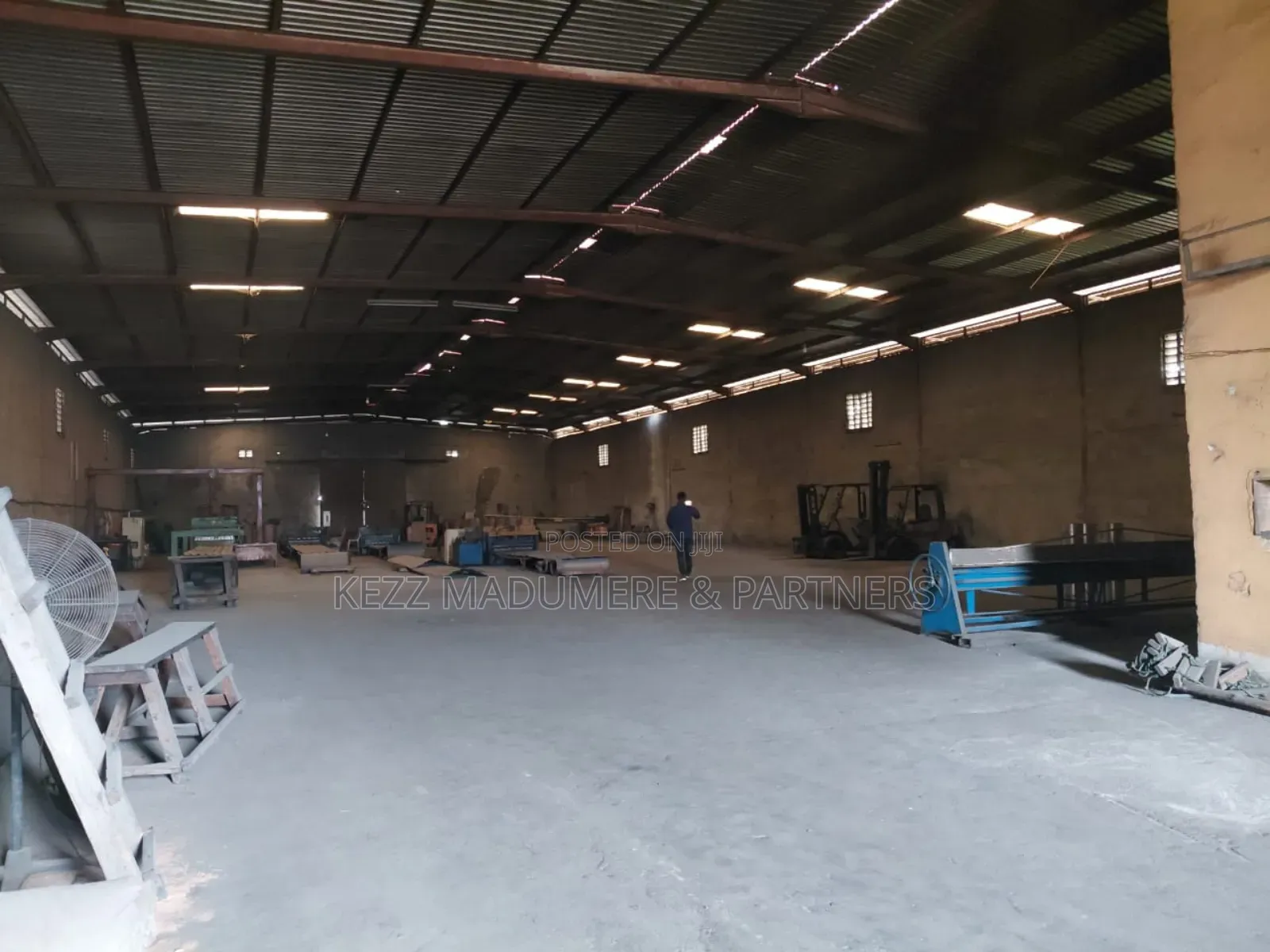 For Sale : Massive Warehouse in Port Harcourt