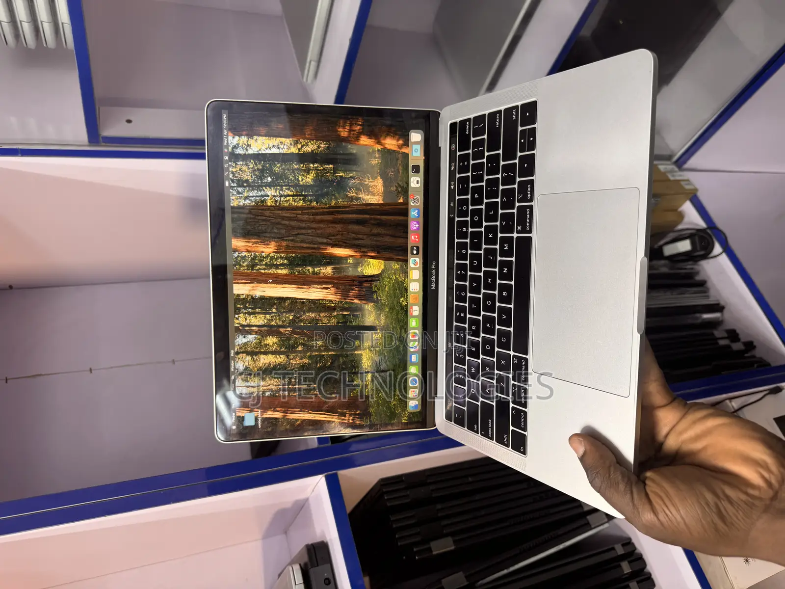 Laptop Apple MacBook Pro 2019 16GB Intel Core i7 SSD 512GB