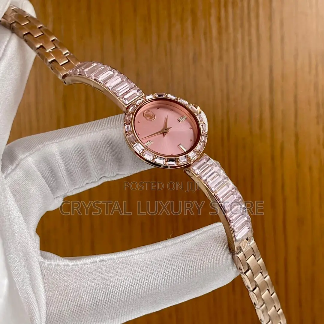 Swarovski Quality Luxury Ladies Chain Strap Wristwatch