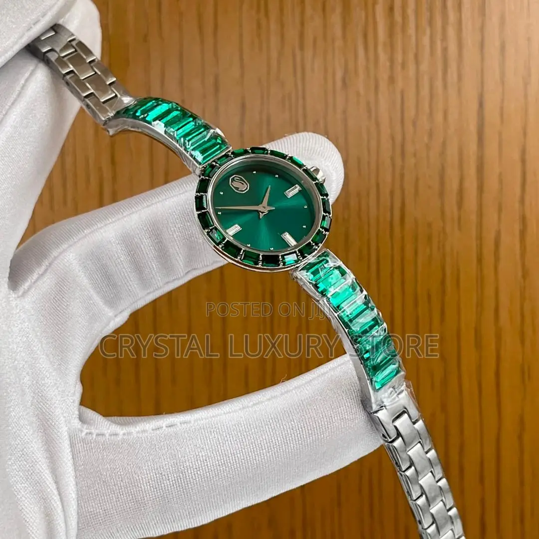 Swarovski Quality Luxury Ladies Chain Strap Wristwatch