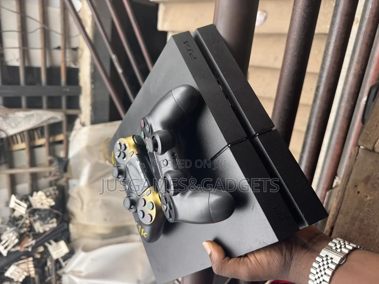Standard Playstation 4 Console With 2 Wireless Controllers