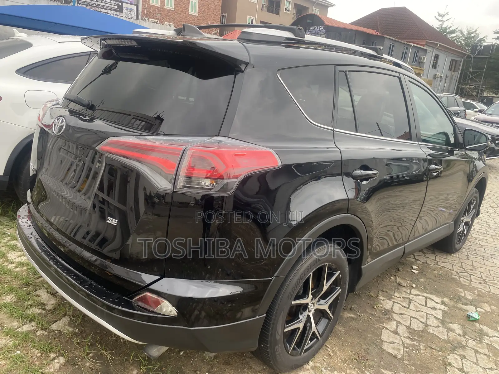 Toyota RAV4 SE AWD (2.5L 4cyl 6A) 2017 Black