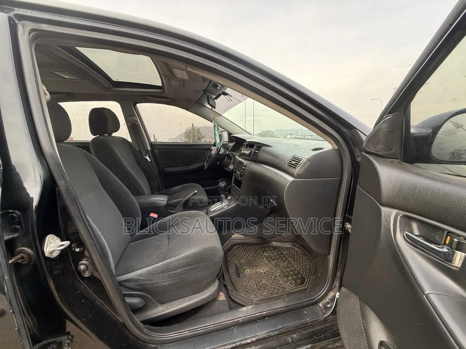 Toyota Corolla LE 2004 Black