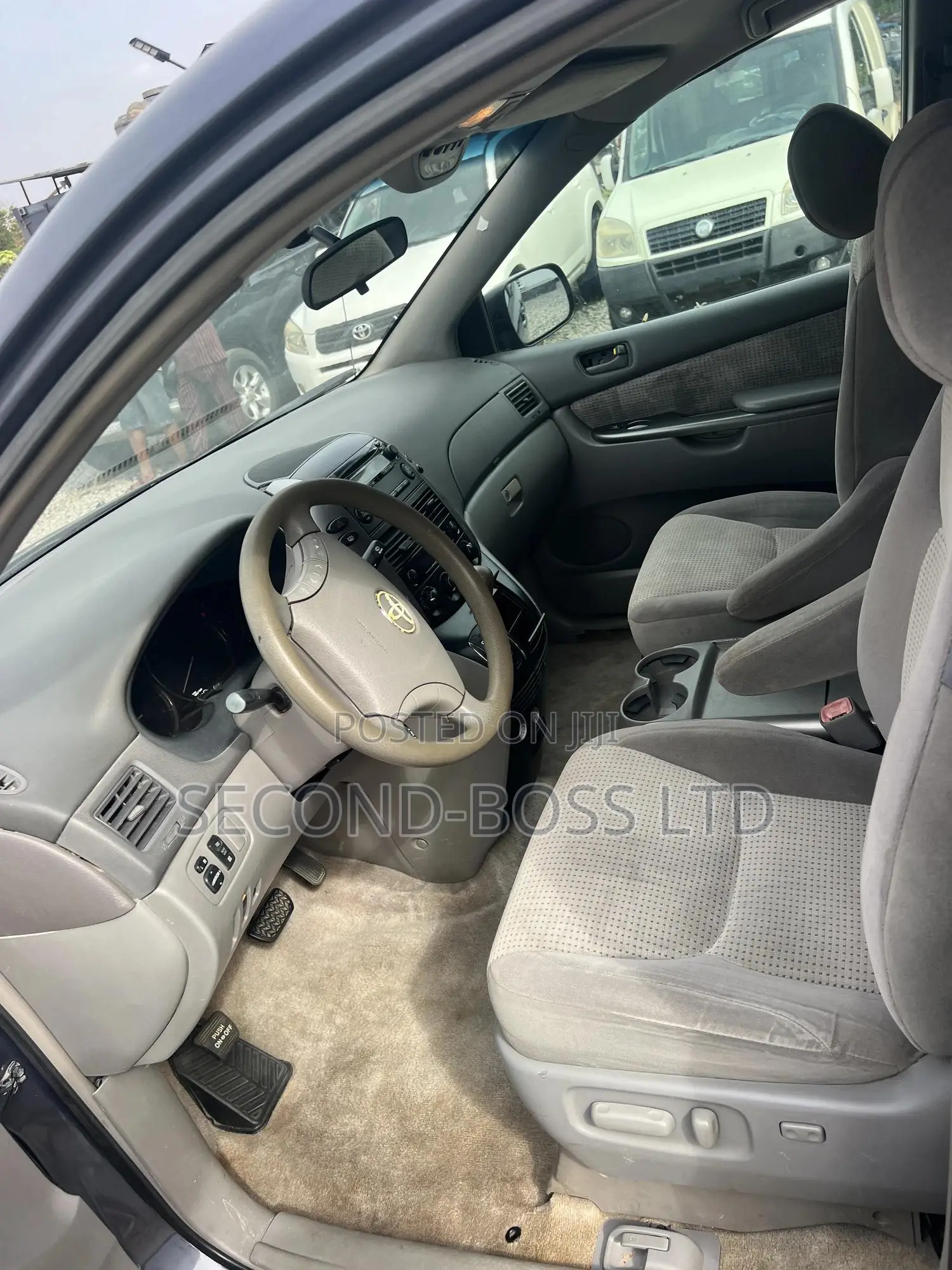 Toyota Sienna LE 4WD 2007 Gray
