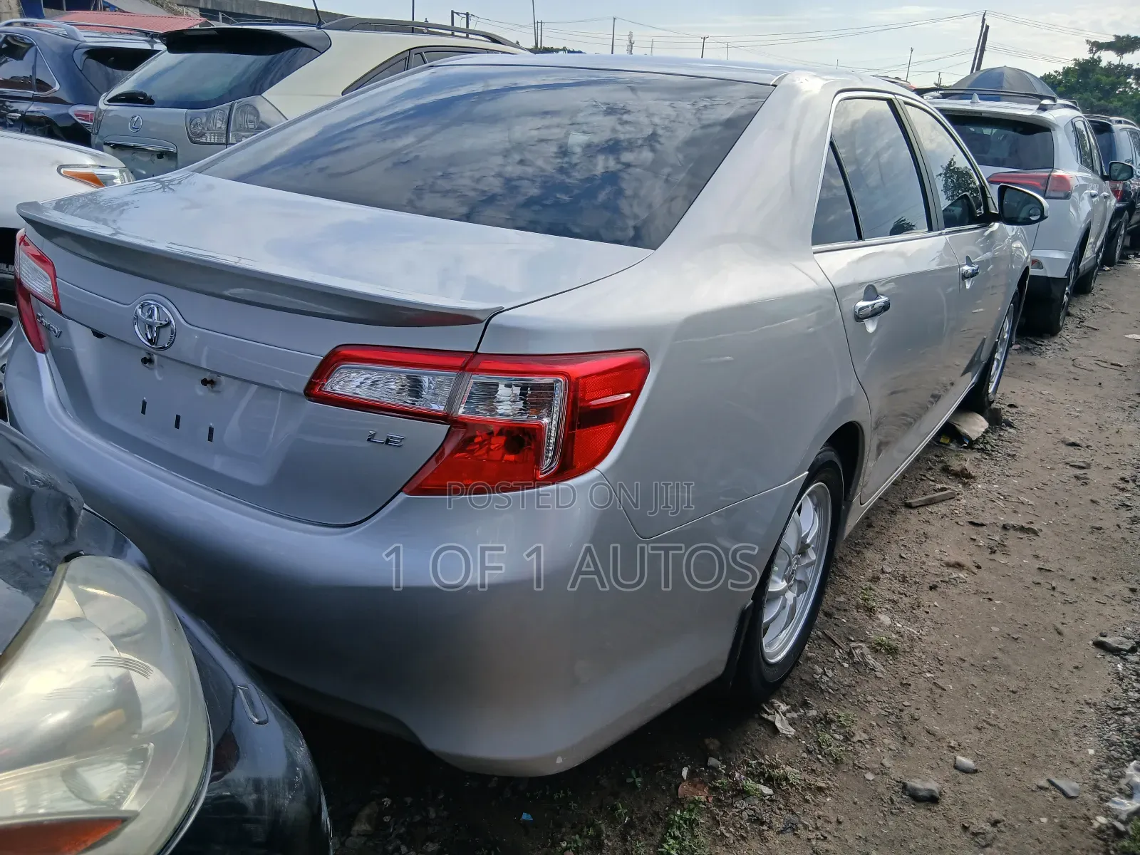 Toyota Camry LE 4dr Sedan w/Prod. End 11/13 (2.5L 4cyl 6A) 2014 Silver