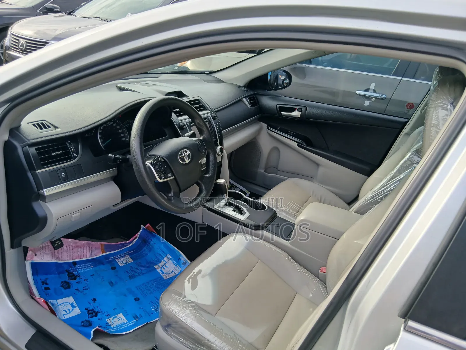 Toyota Camry LE 4dr Sedan w/Prod. End 11/13 (2.5L 4cyl 6A) 2014 Silver