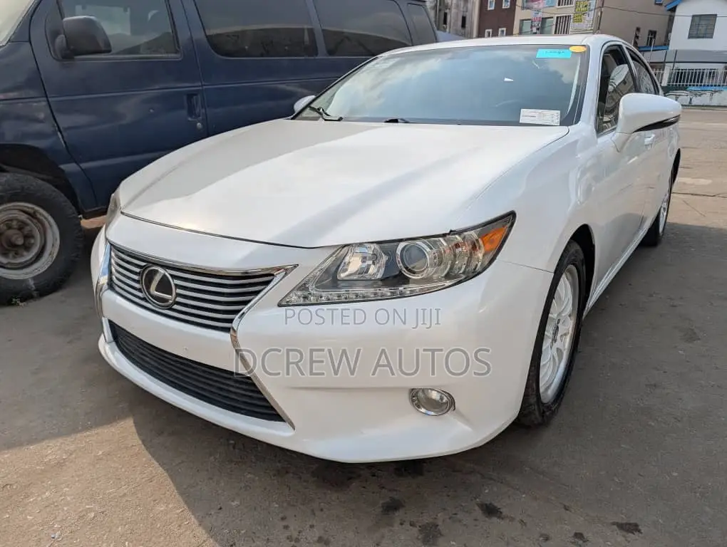 Lexus ES 350 FWD 2014 White