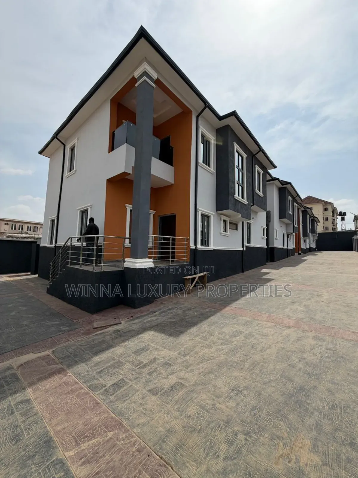 4bdrm Duplex in Life Camp for sale