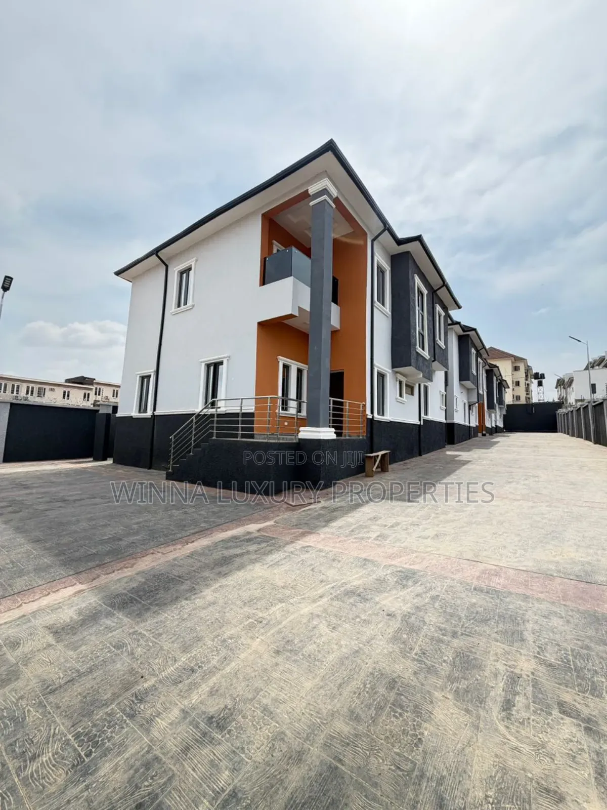 4bdrm Duplex in Life Camp for sale