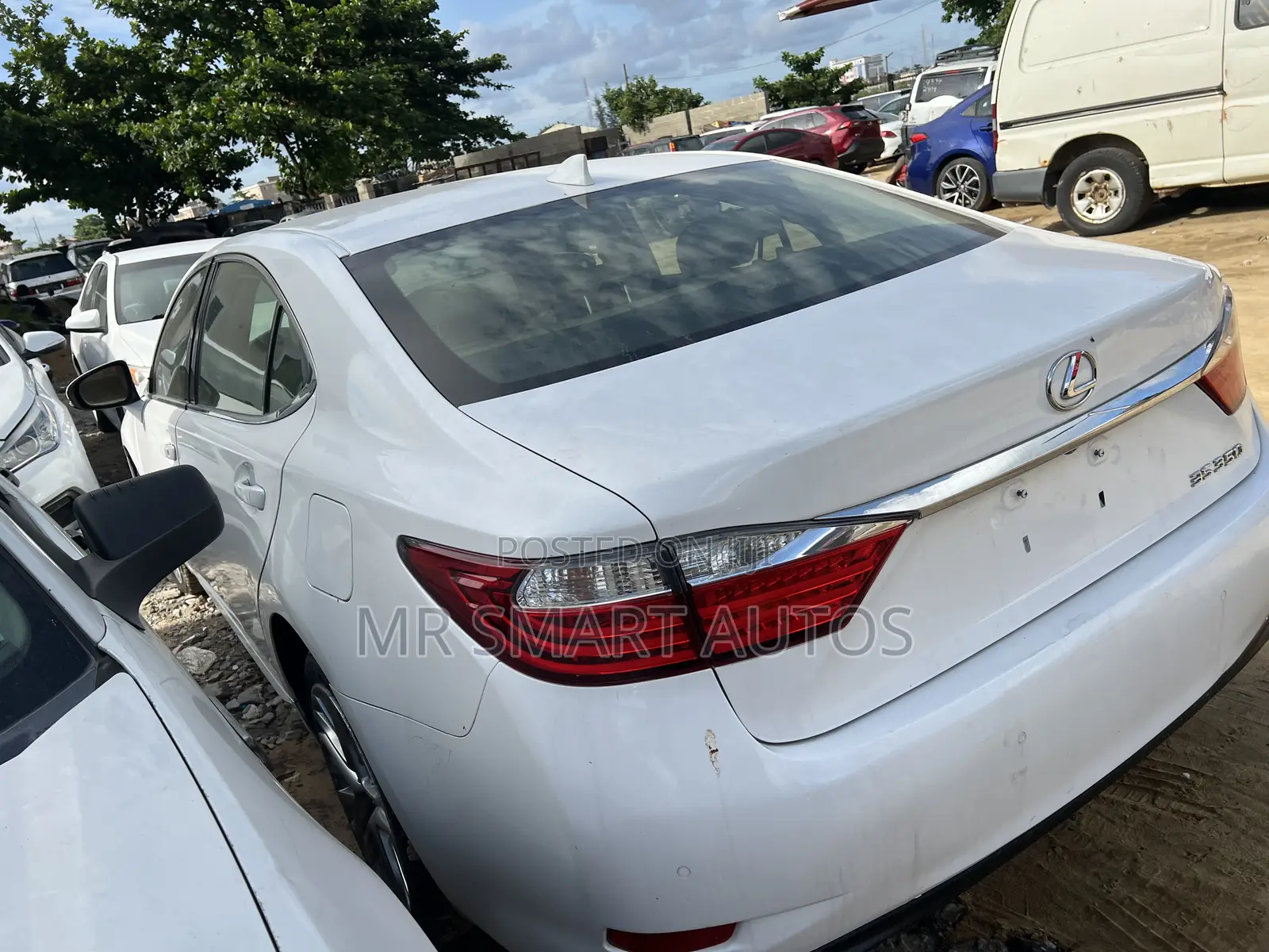 Lexus ES 350 FWD 2014 White