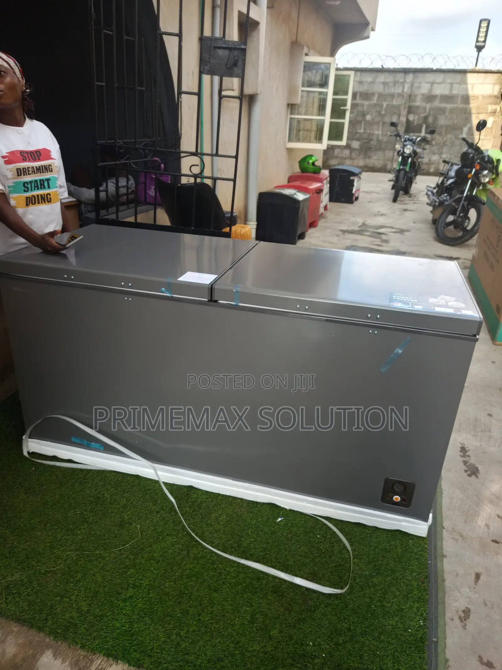 Hisense Double Door 500l Chest Freezer With Tempered Glass Lid