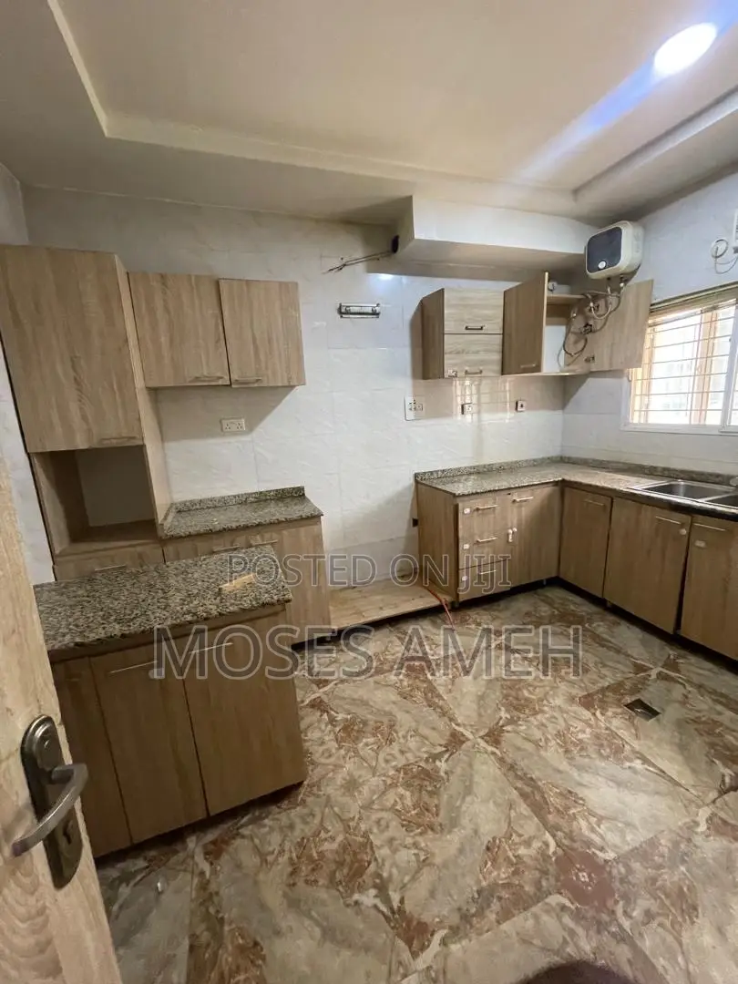 3bdrm Block of Flats in Wuye for rent