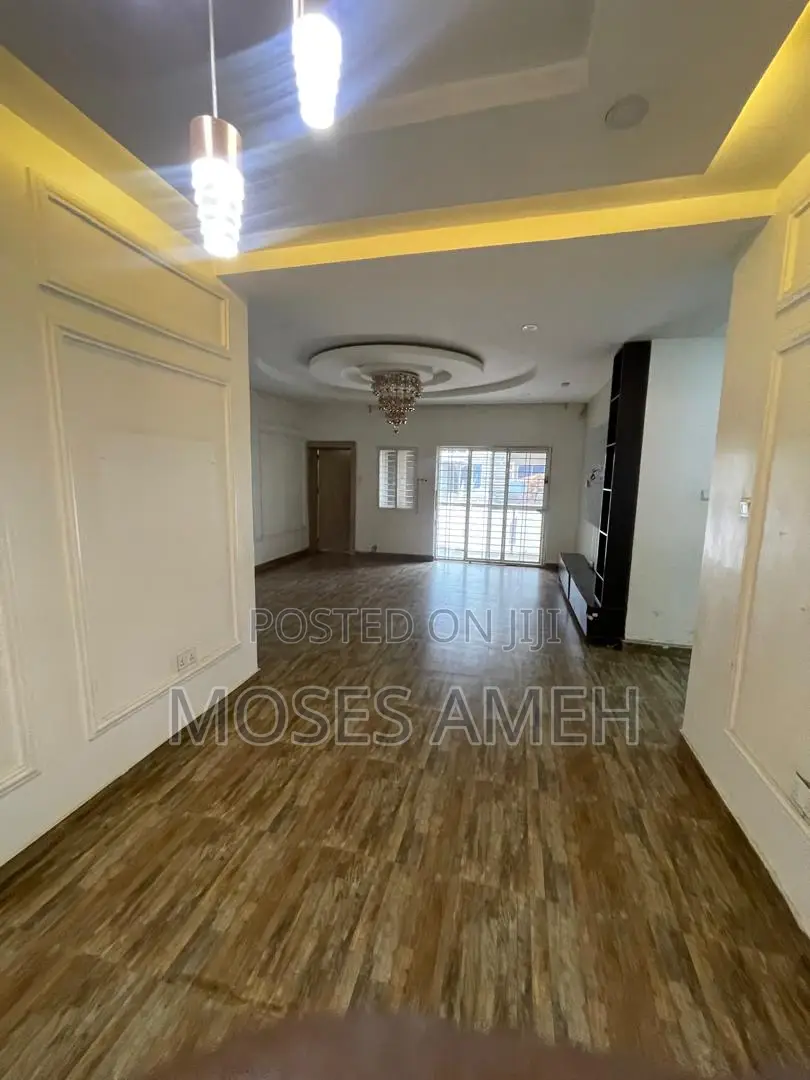 3bdrm Block of Flats in Wuye for rent