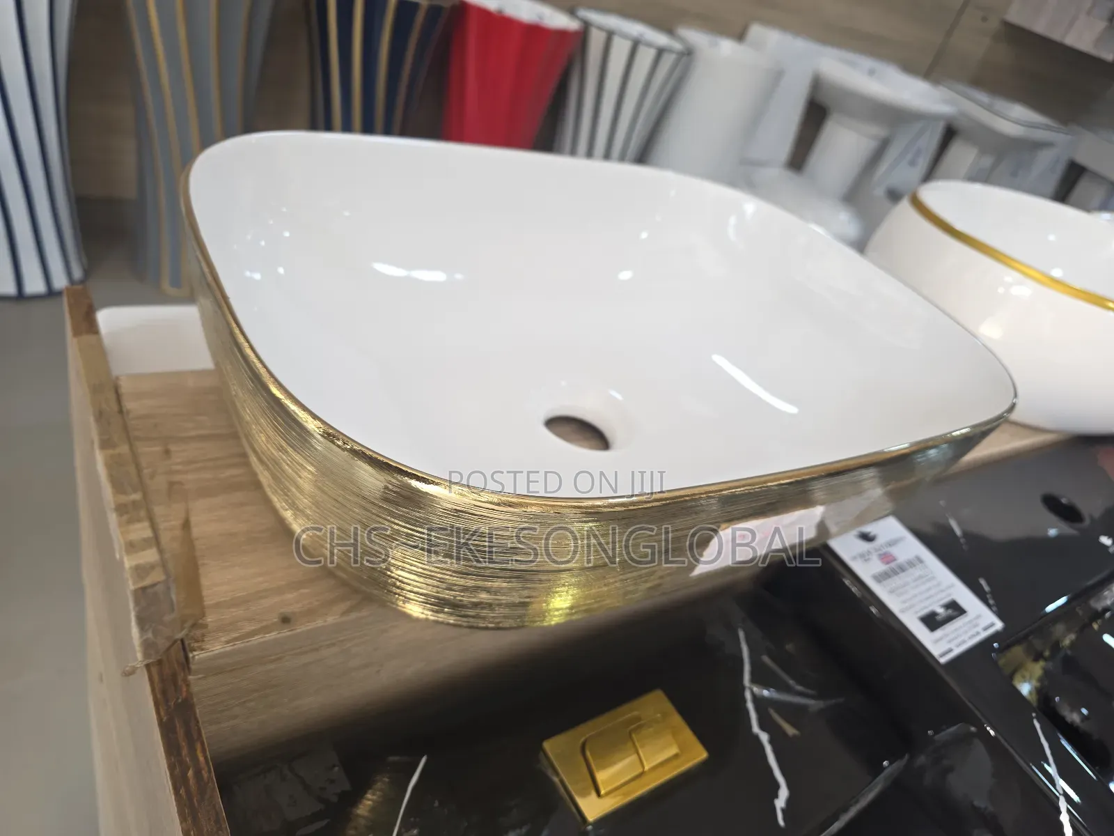 Diamond Design and Golden Color Vanity Basin