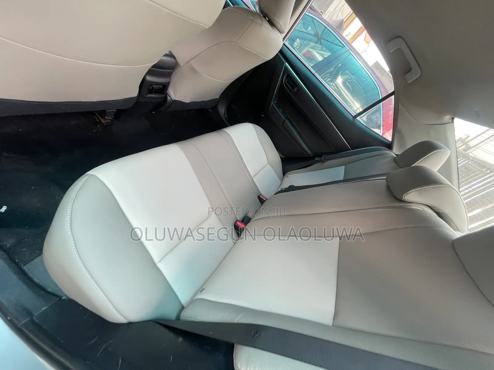Toyota Corolla LE 4dr Sedan (1.8L 4cyl CVT) 2015 Silver