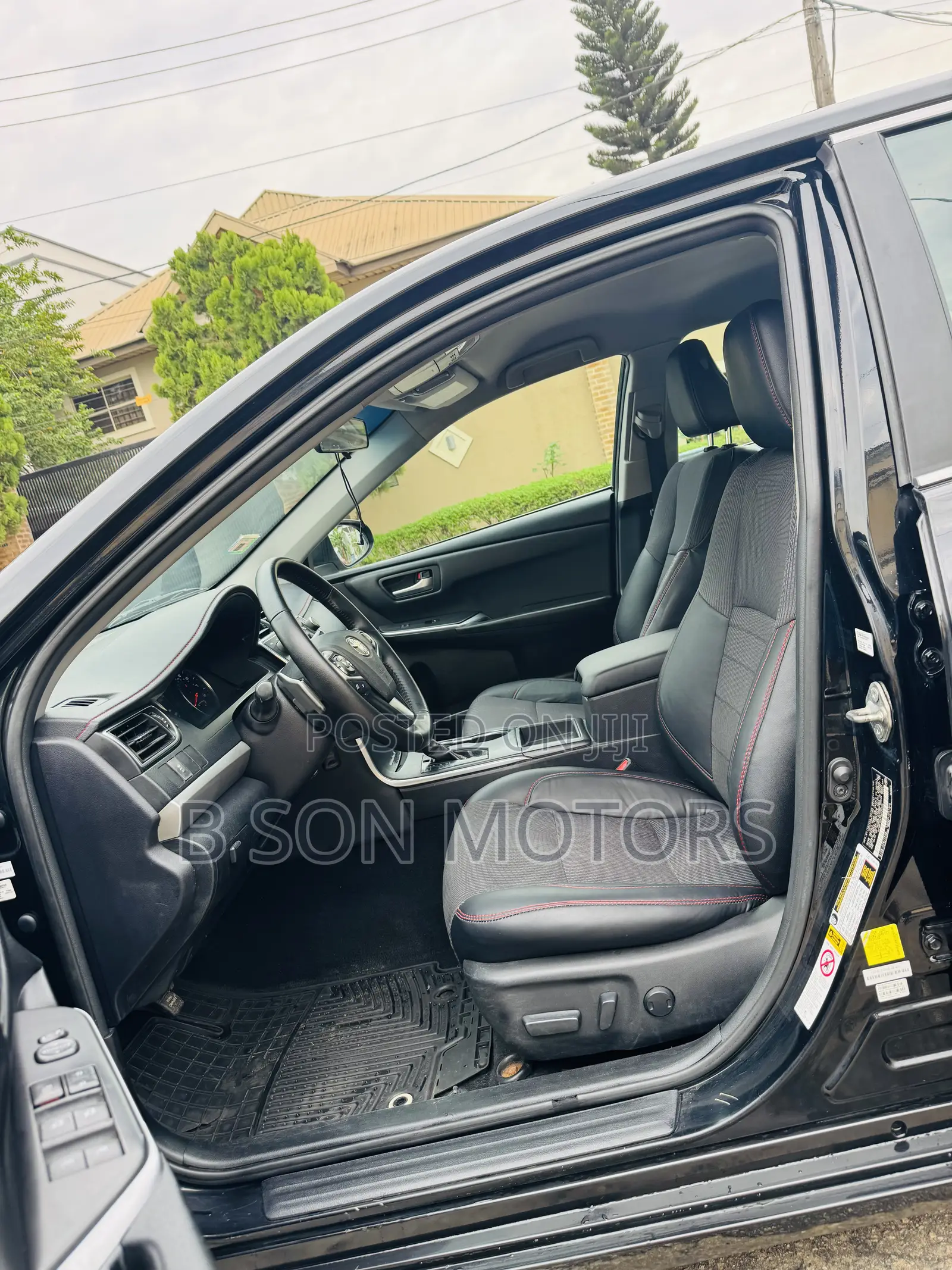 Toyota Camry SE 4dr Sedan (2.5L 4cyl 6A) 2017 Black