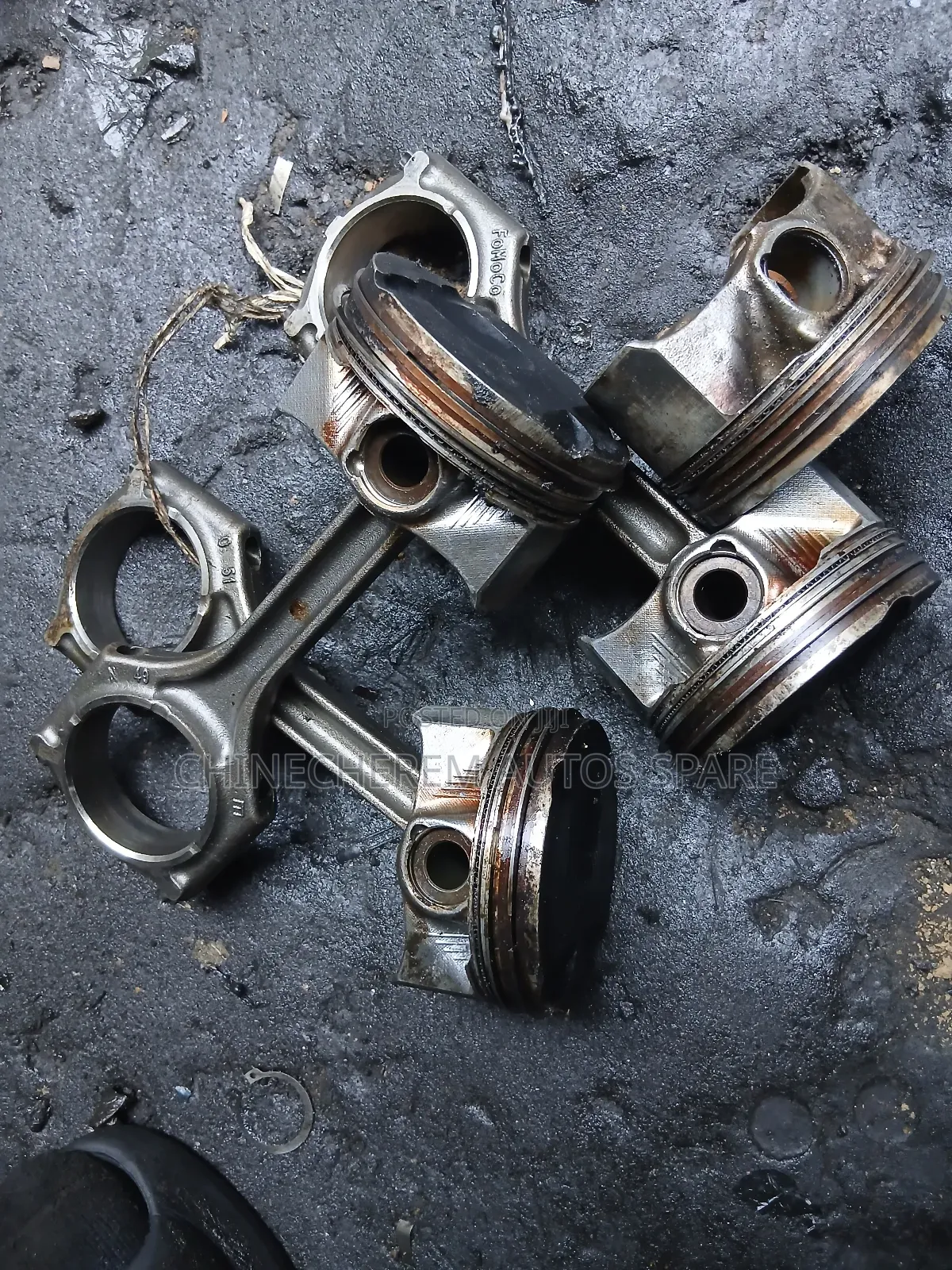 Piston and Rings With Connecting Rods for Ford Escape 2.0