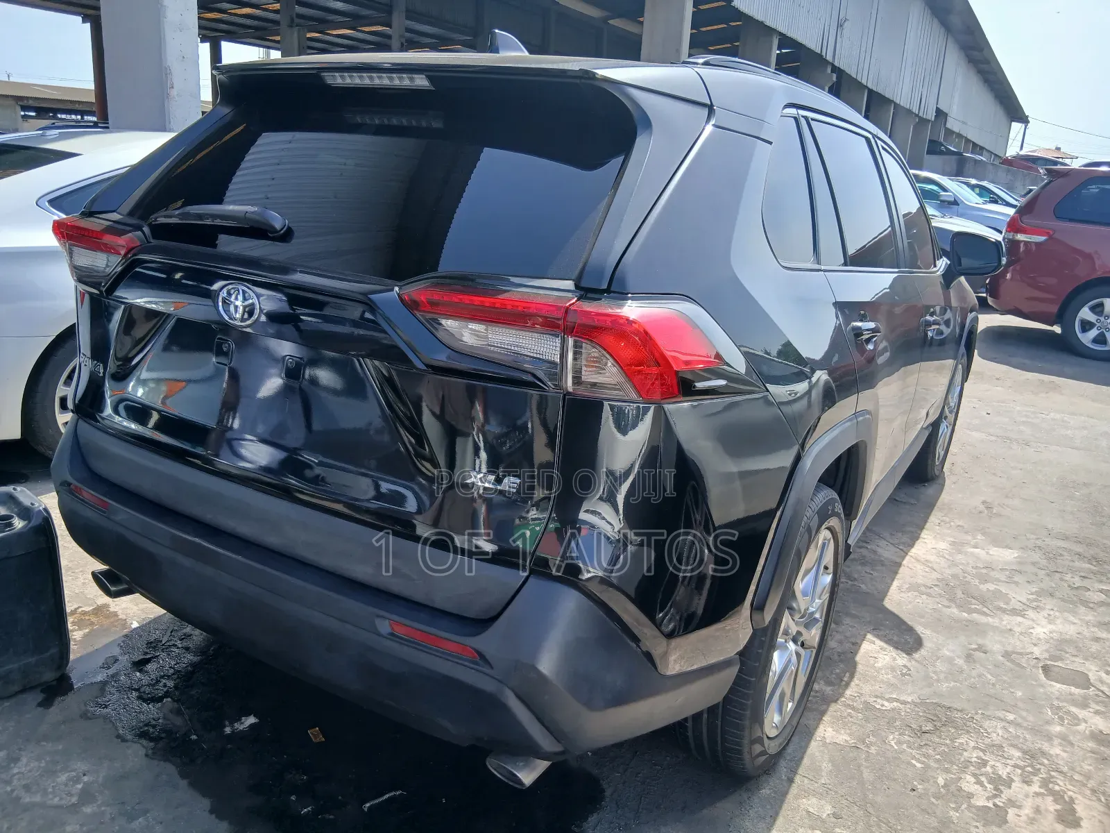 Toyota RAV4 XLE 2021 Black
