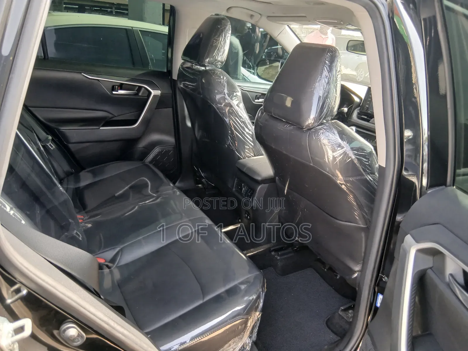 Toyota RAV4 XLE 2021 Black
