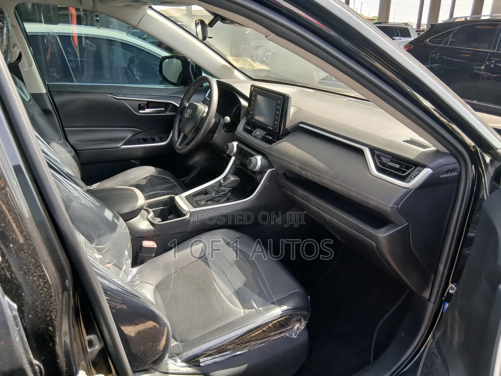 Toyota RAV4 XLE 2021 Black