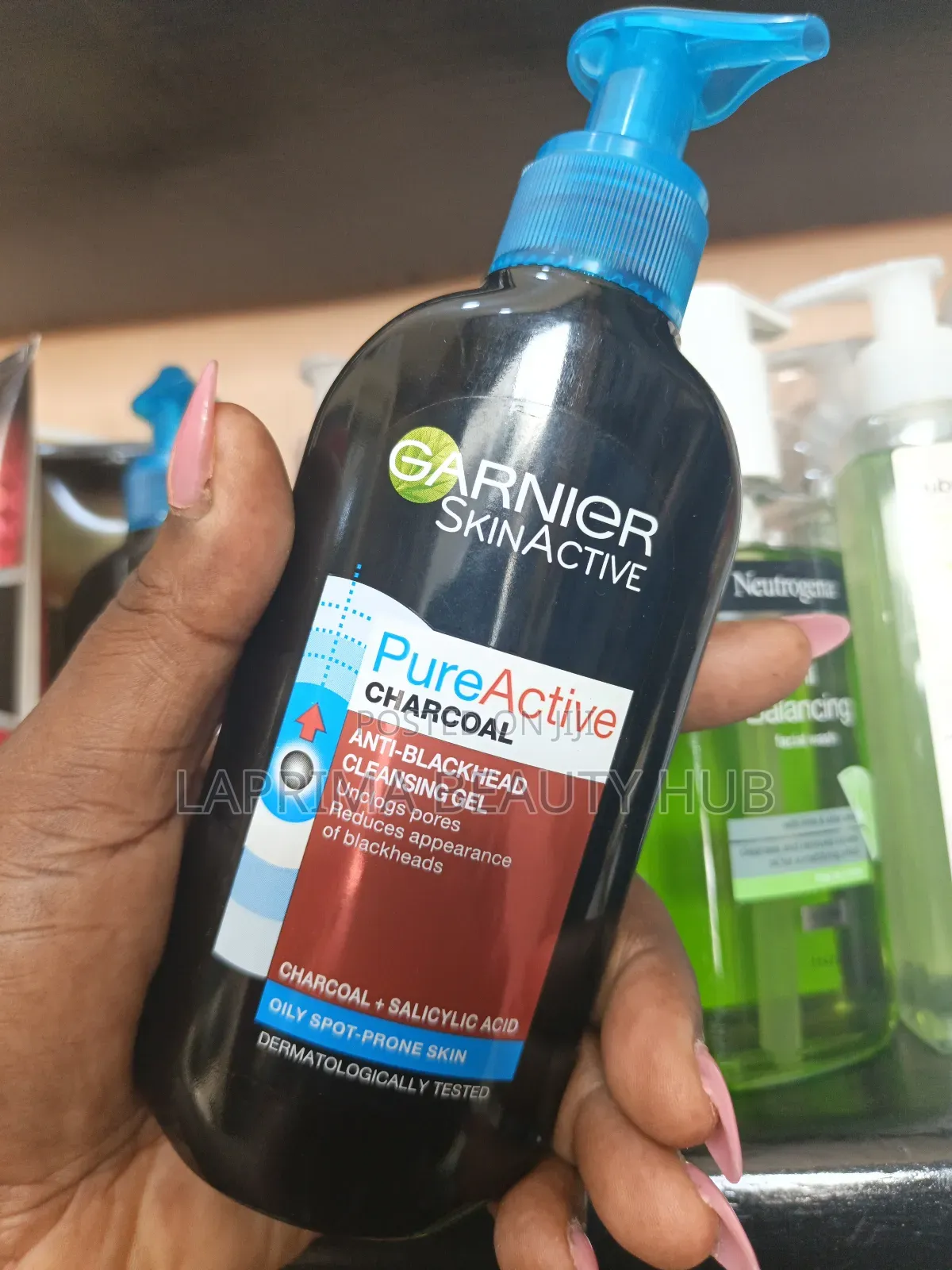 Garnier Pure Active Charcoal Anti Black Head Cleansing Gel
