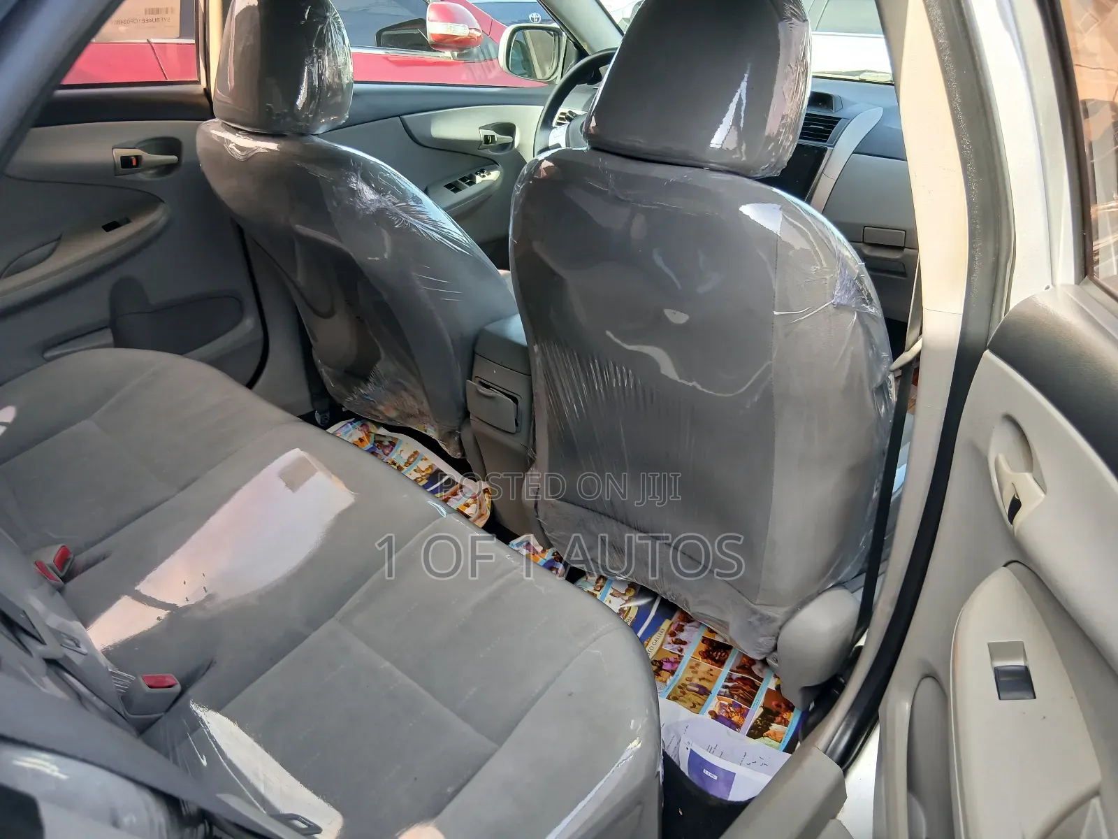 Toyota Corolla LE 4dr Sedan (1.8L 4cyl 4A) 2012 Silver