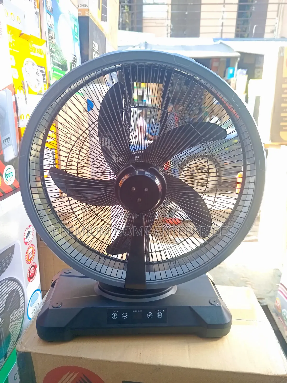 Andrakk Rechargeable Mist Spray Fan 17 Inches