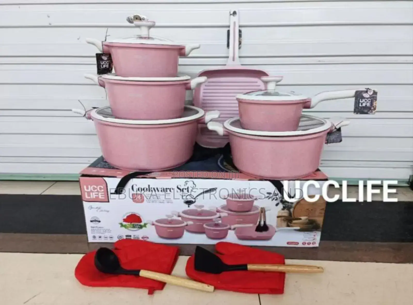 16 Piece's of Ucc Life Cookware Set Pot