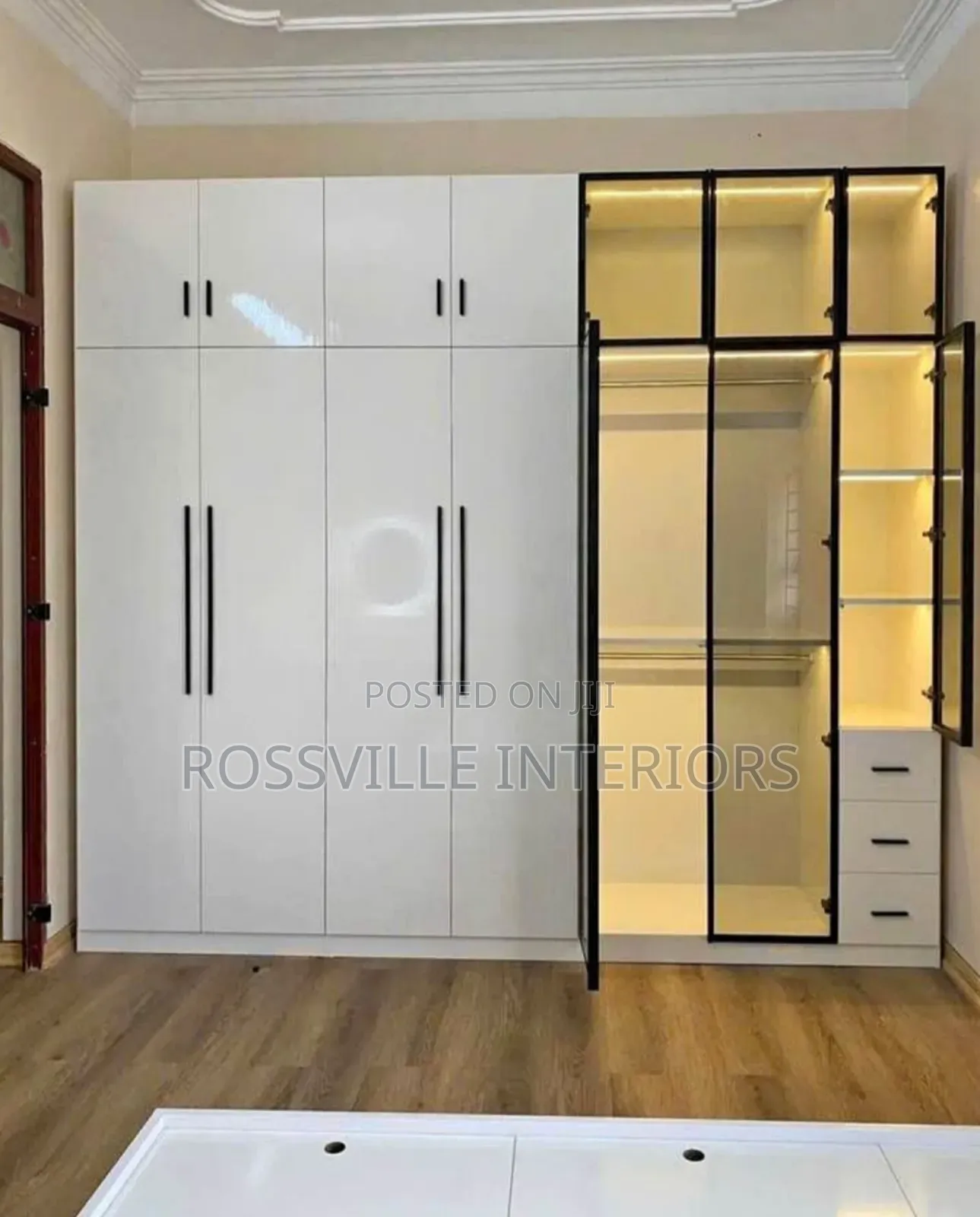 Classic Wardrobe – Neat Interior Smooth Finishing