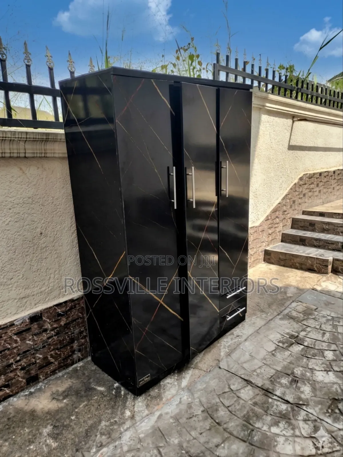 Durable 4ft Wooden Wardrobe – Limited Offer!