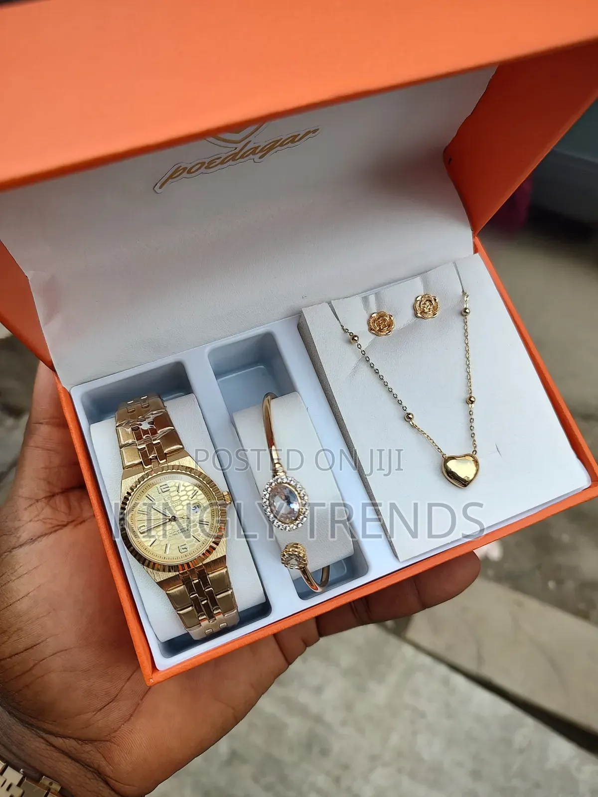 Poedagar Quality Female Set Wristwatch