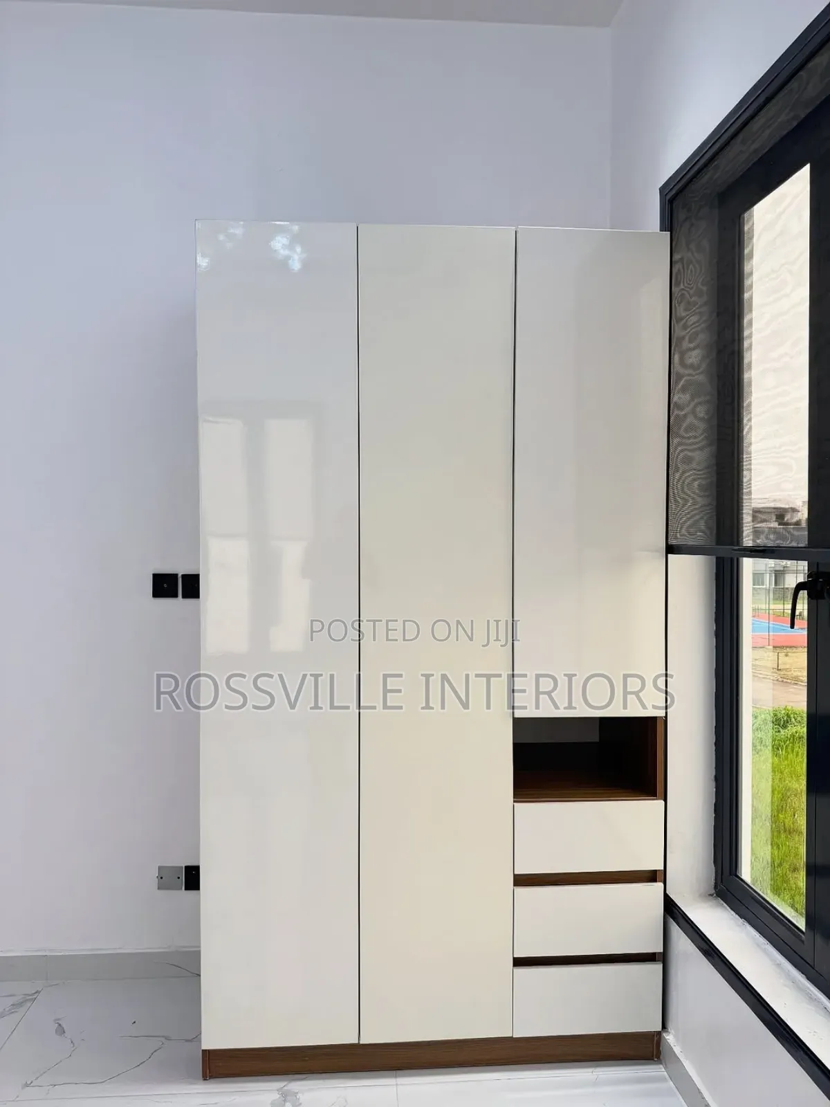Compact Wardrobe – Affordable Strong
“Limited Stock – Message Now