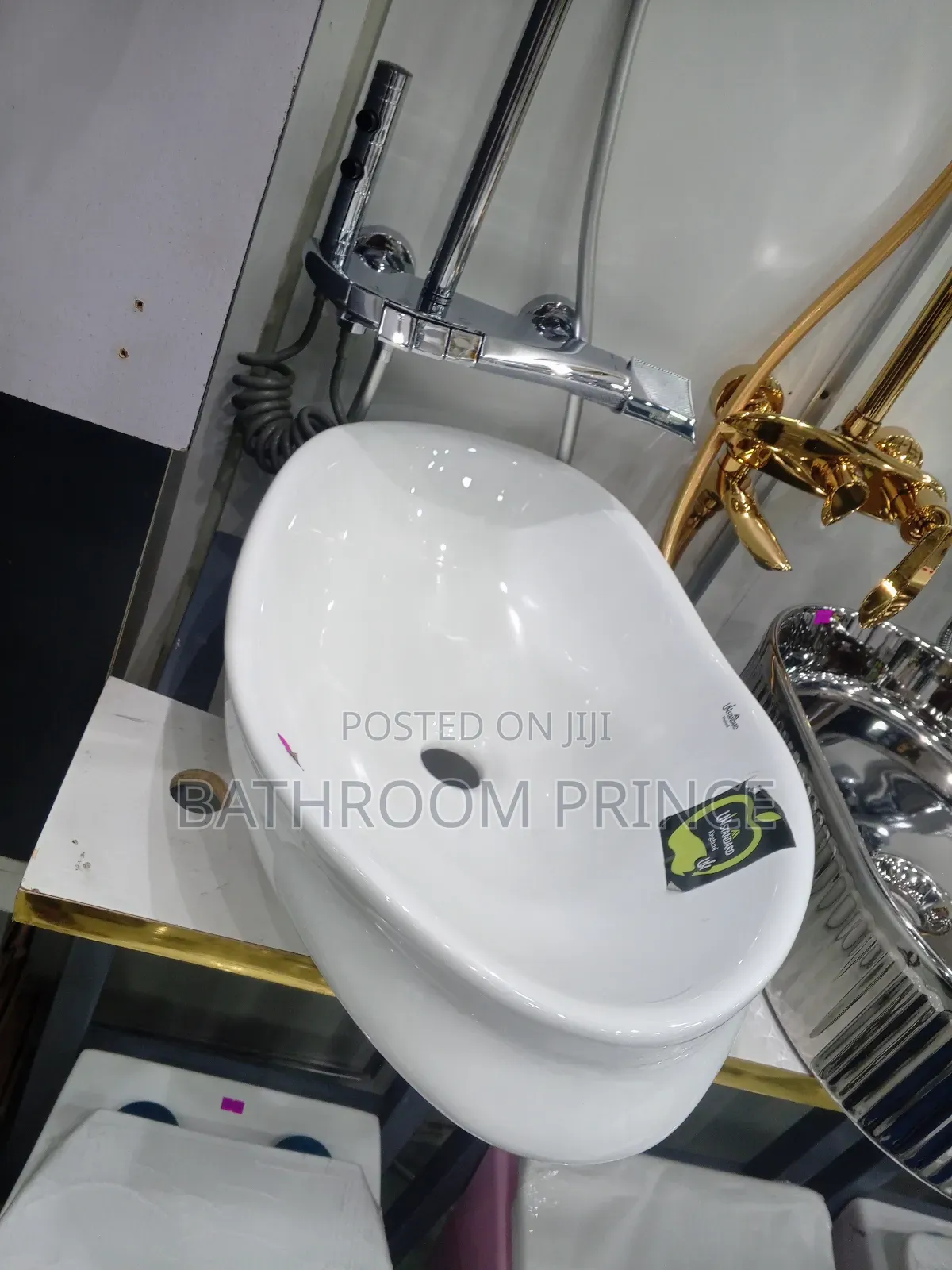 Glossy White Countertop Basin