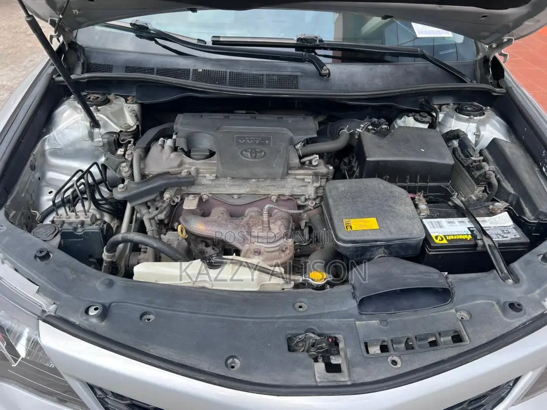 Toyota Camry SE 4dr Sedan (2.5L 4cyl 6A) 2013 Silver