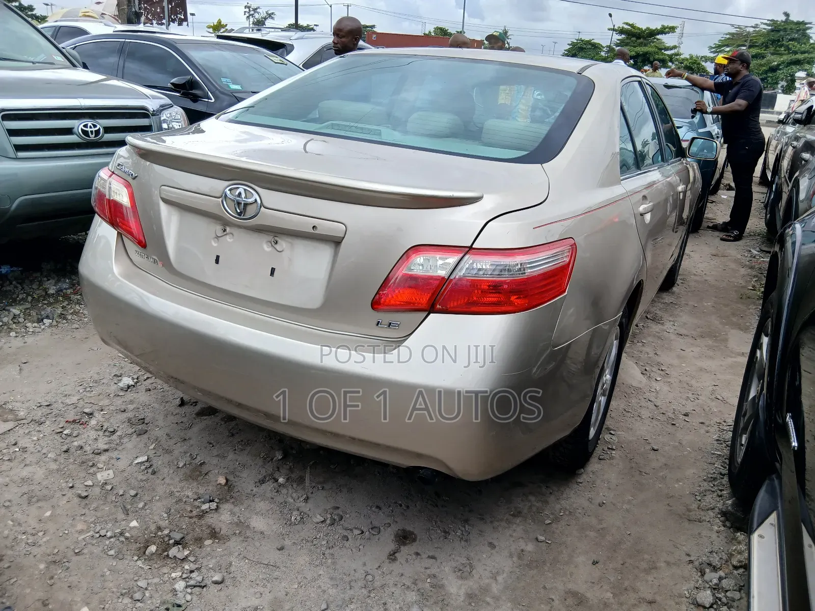 Toyota Camry LE 4dr Sedan (2.4L 4cyl 5A) 2009 Gold