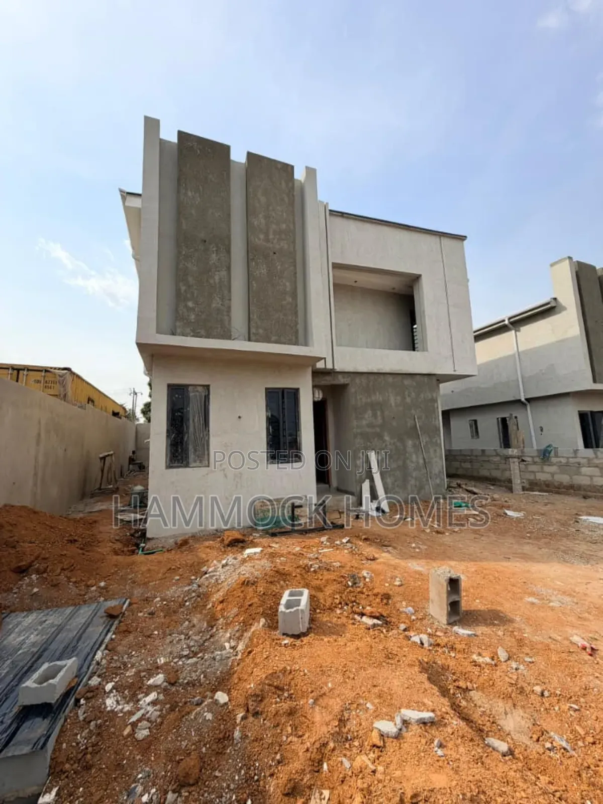 4bdrm Duplex in Jericho Gra for sale