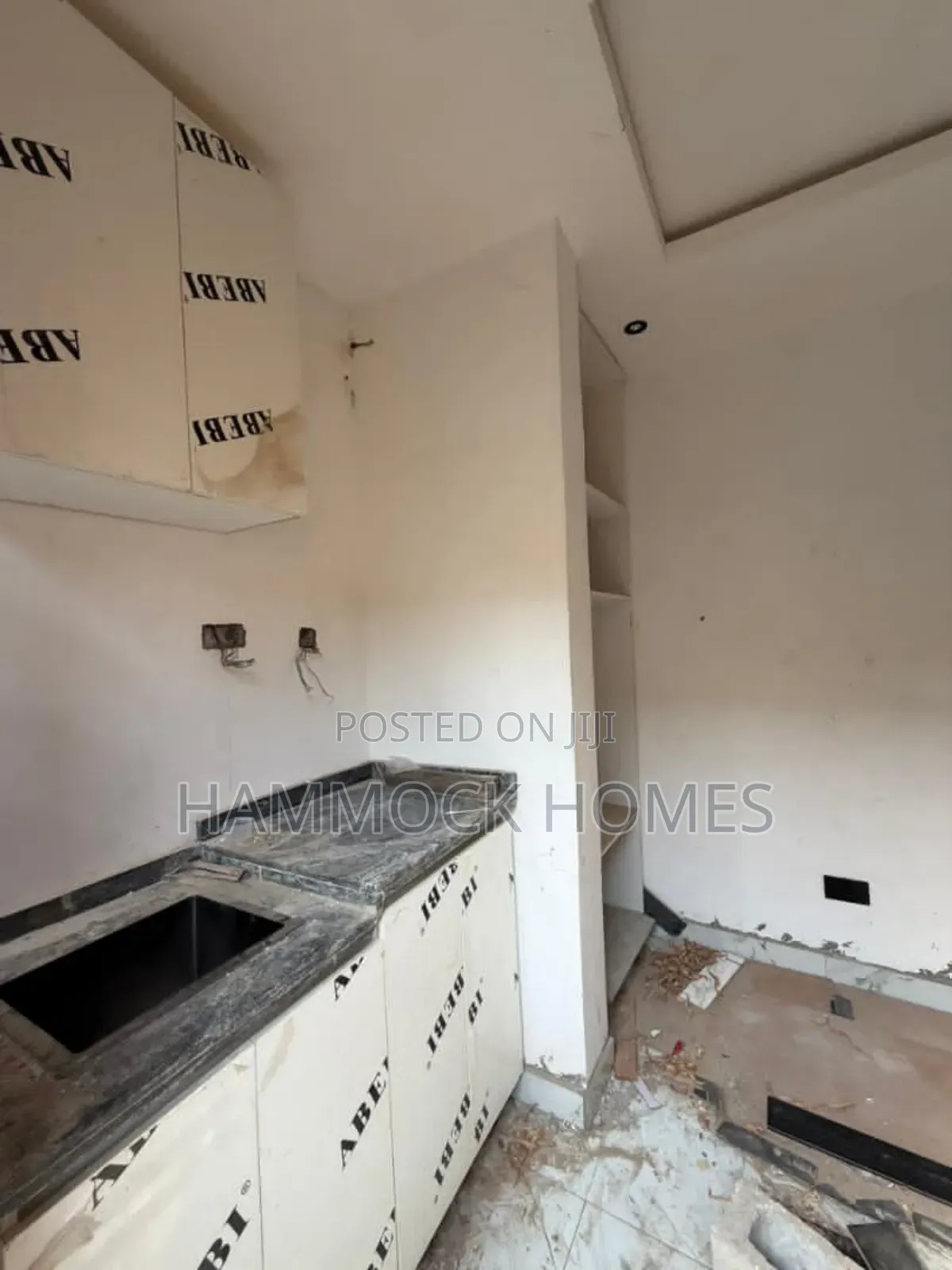 4bdrm Duplex in Jericho Gra for sale