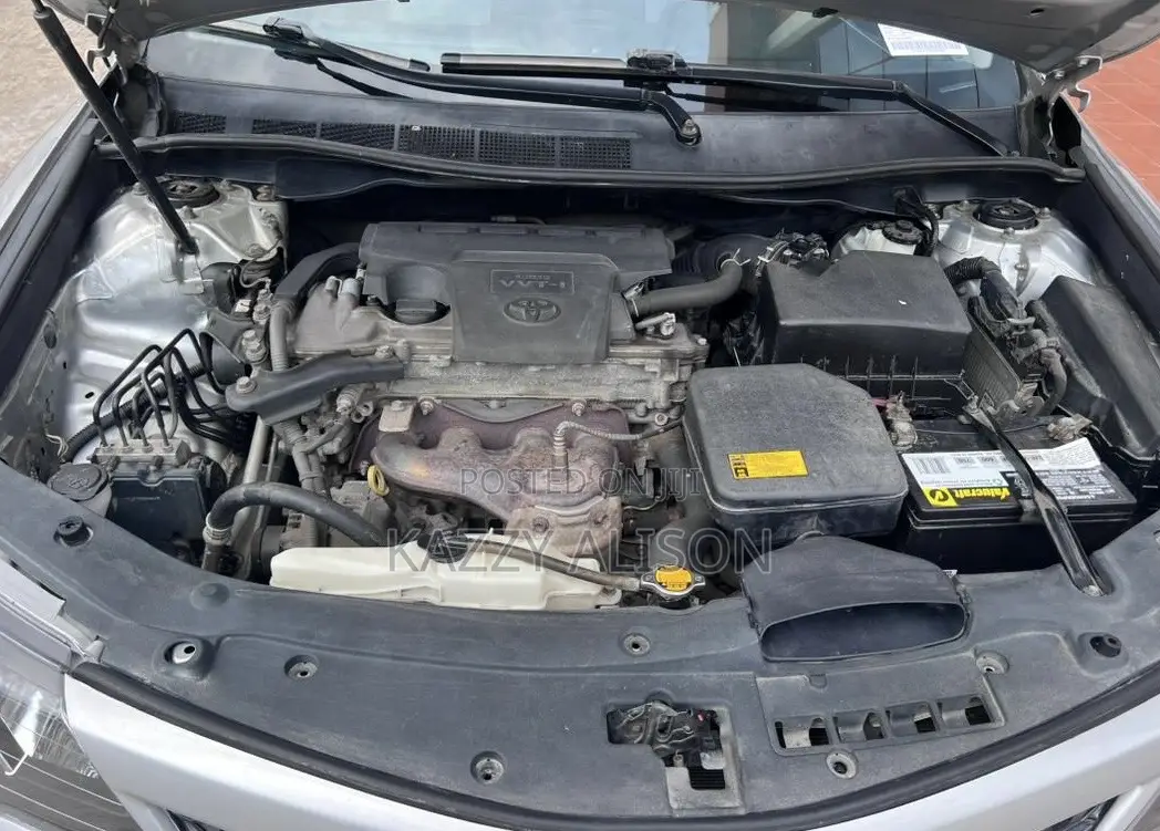 Toyota Camry SE 4dr Sedan (2.5L 4cyl 6A) 2013 Silver