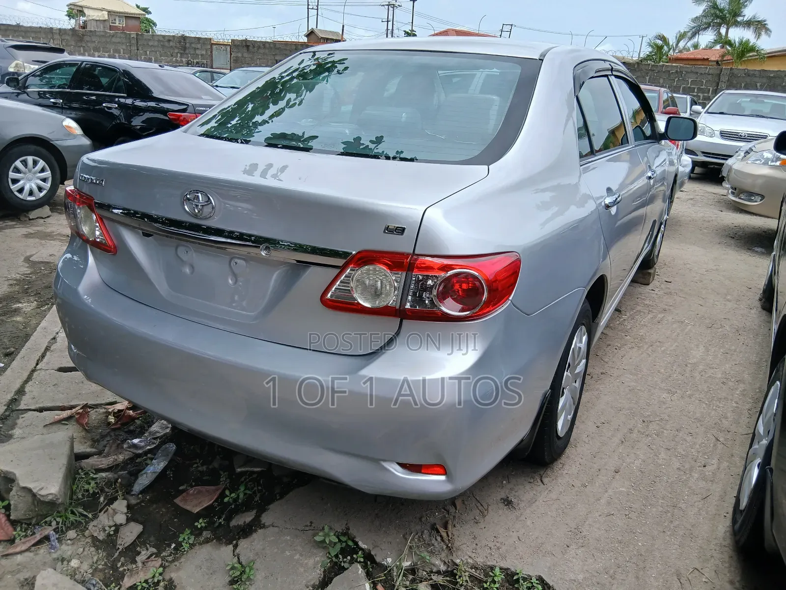 Toyota Corolla LE 4dr Sedan (1.8L 4cyl 4A) 2013 Silver